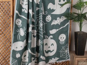 Hallowen Throw